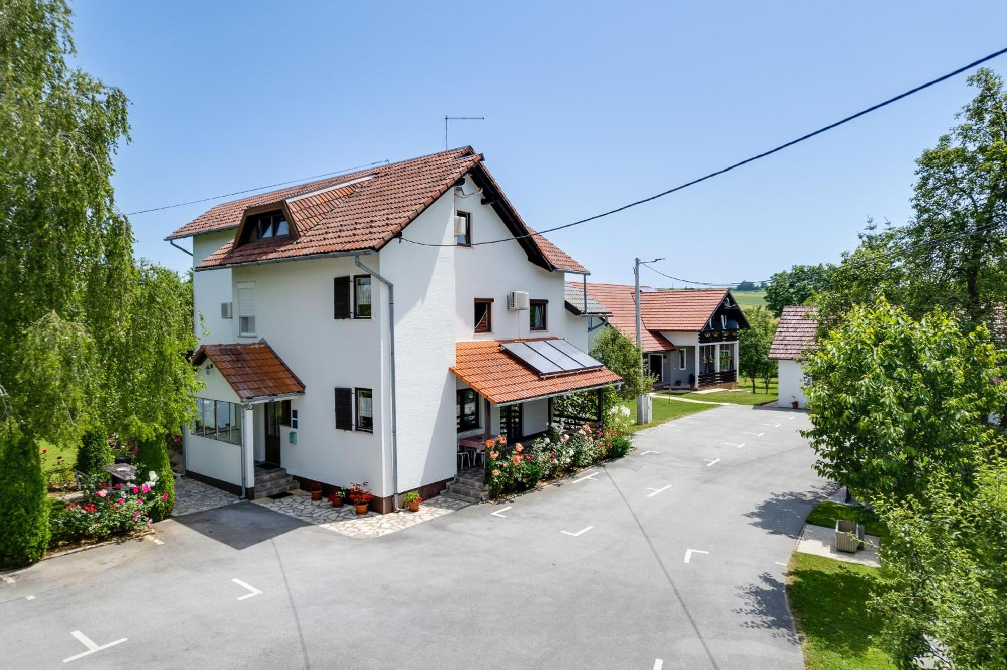 Apartments Patar Grabovac  Buitenkant foto